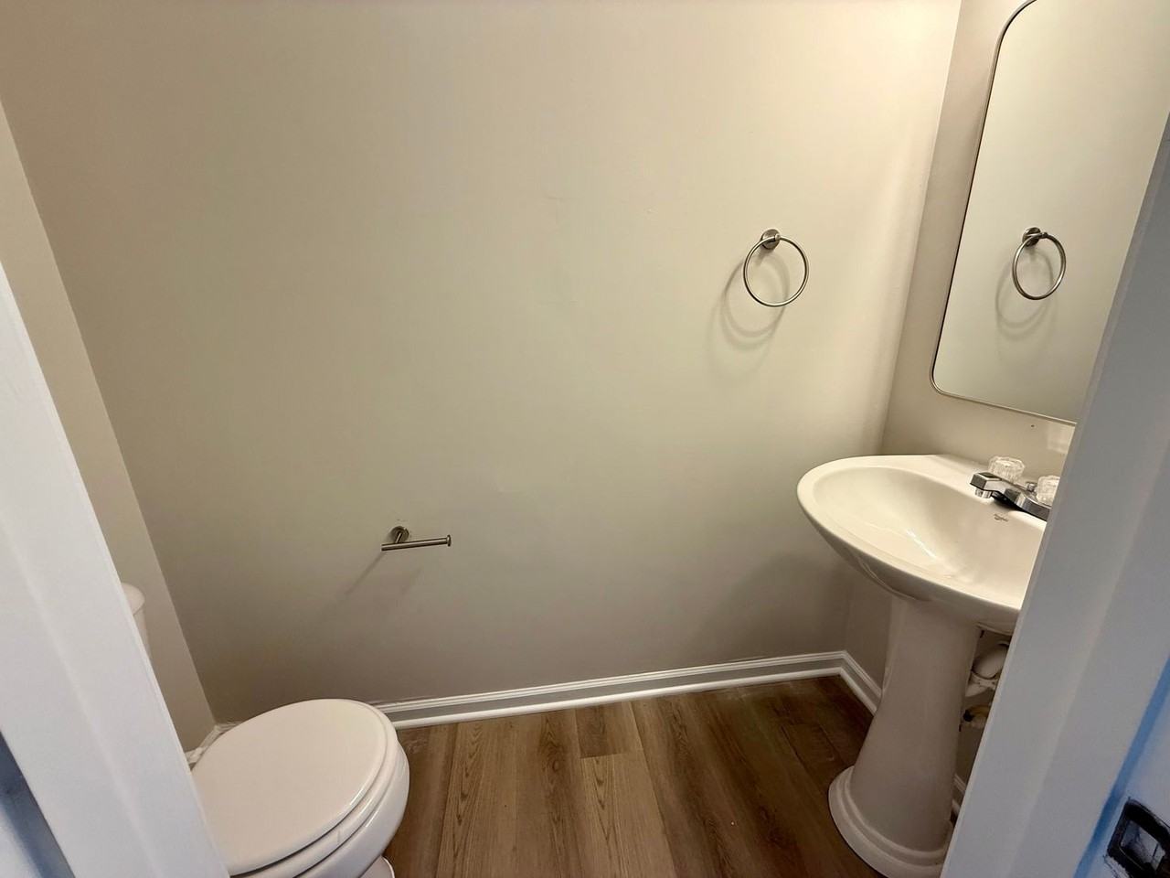 390 Golden Valley Dr - Photo 5 of 11