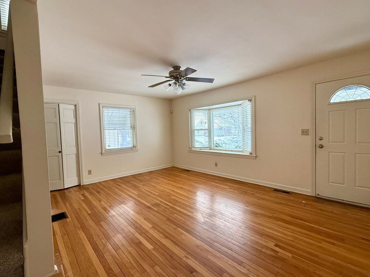 3252 Medina Ave - Photo 3 of 15