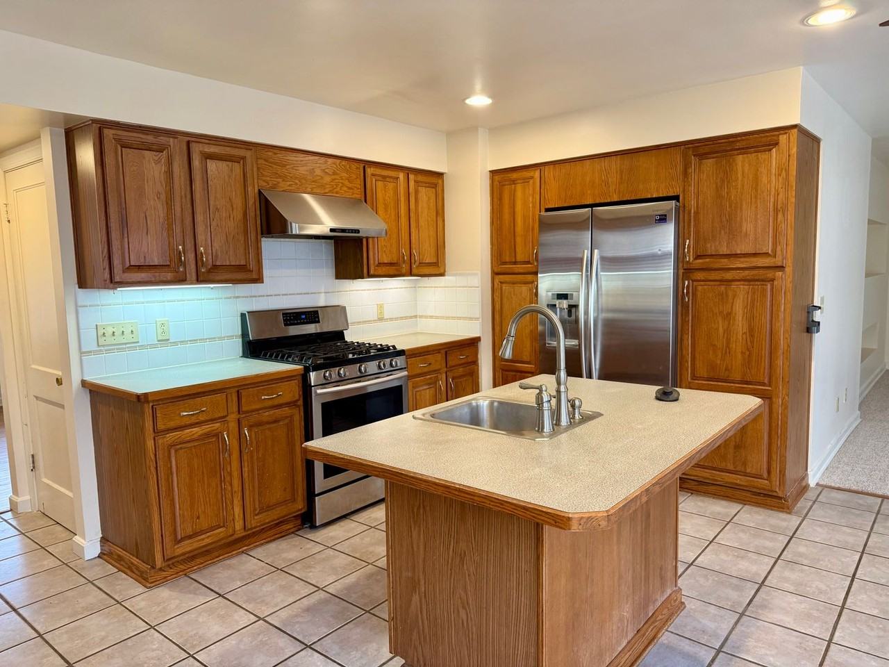 3252 Medina Ave - Photo 5 of 15