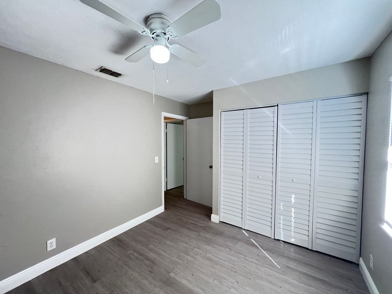 2055 Nw 43rd St #3 - Photo 4 of 13