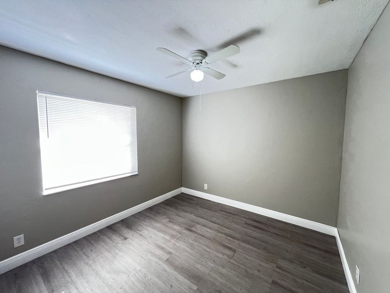 2055 Nw 43rd St #3 - Photo 5 of 13