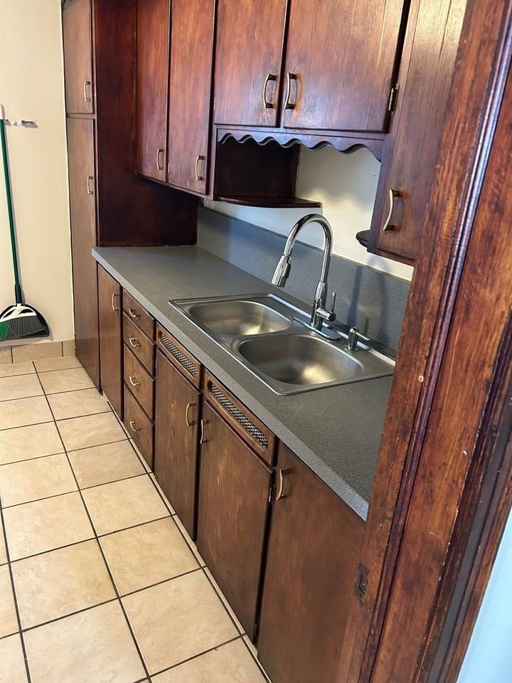 808 Saint Patrick St - Photo 5 of 9