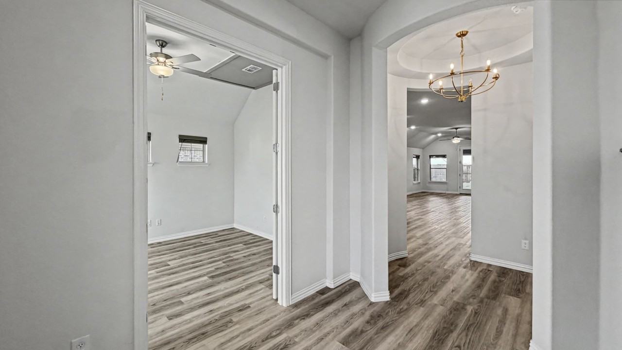 16617 Hidden Cove Dr - Photo 4 of 45