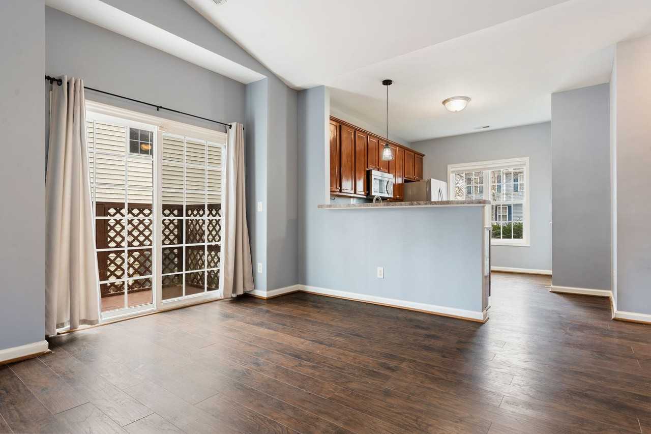 2010 Lime St - Photo 5 of 21