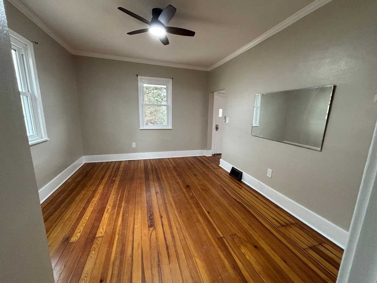 430 Newkirk St - Photo 6 of 22