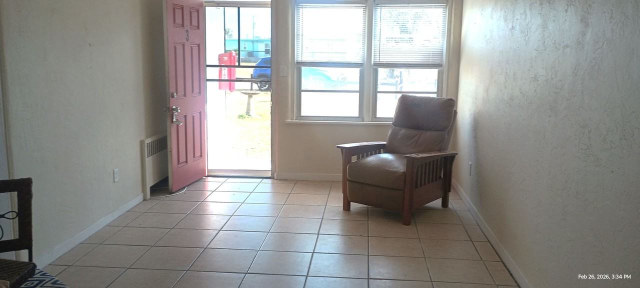 135 Armstrong St - Photo 2 of 9