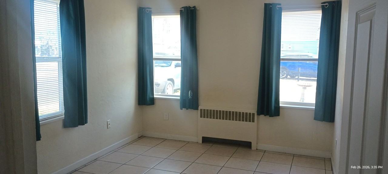 135 Armstrong St - Photo 7 of 9