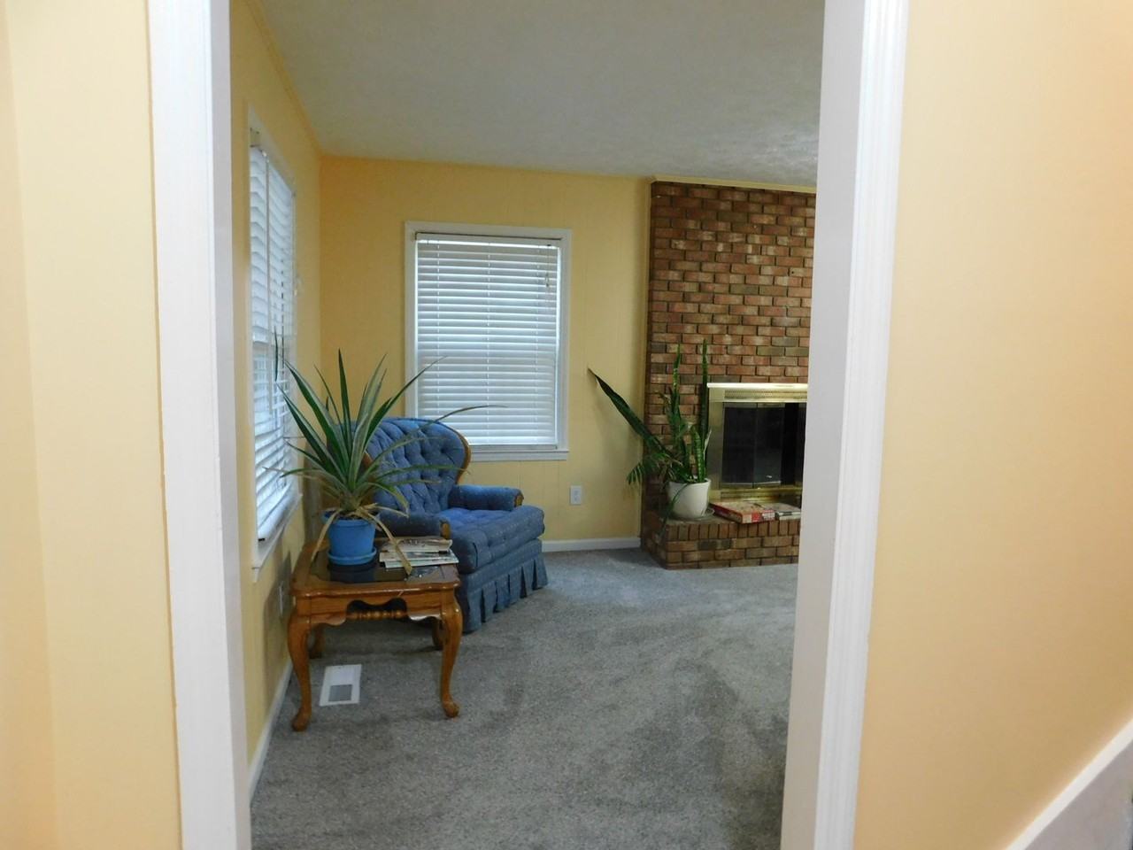 22580 Hoyl Cir - Photo 2 of 16