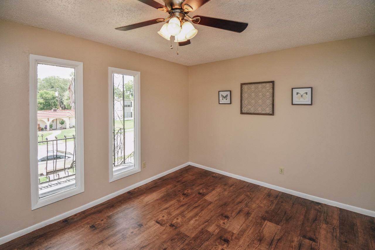 602 Sherwood DrApt C #C - Photo 3 of 7