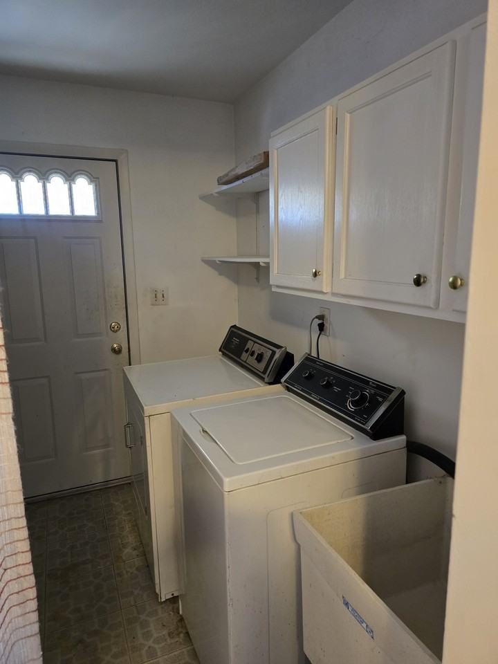 23065 Cayuga Ave #1 - Photo 6 of 10