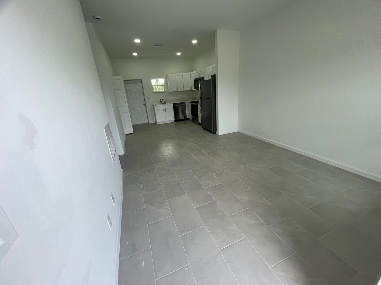 764 Santa Lucia Ave S - Photo 3 of 10