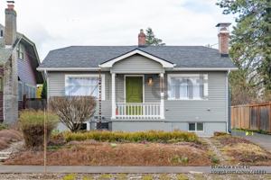 featured image of 3713 Ne 15th Ave #A