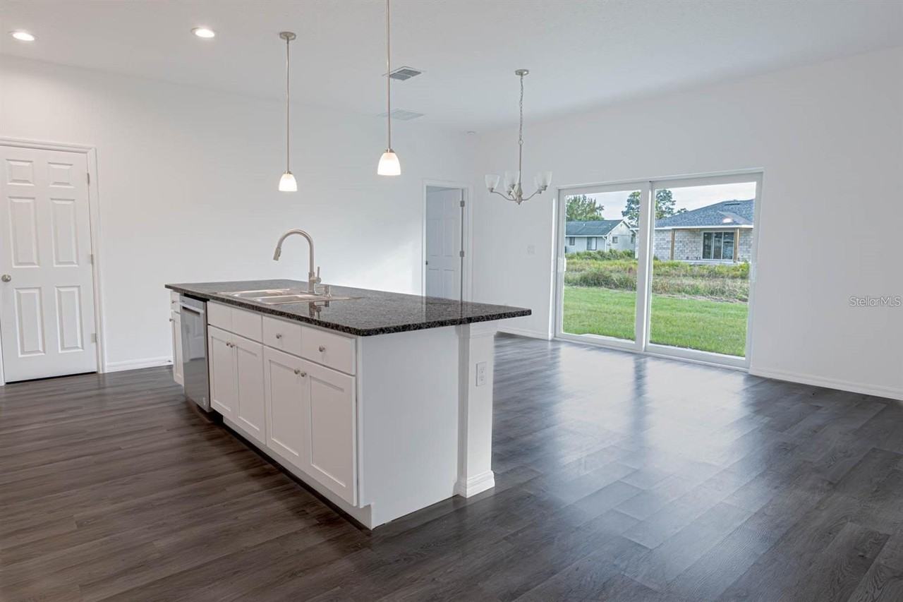 1618 Wainwright St Se - Photo 5 of 24