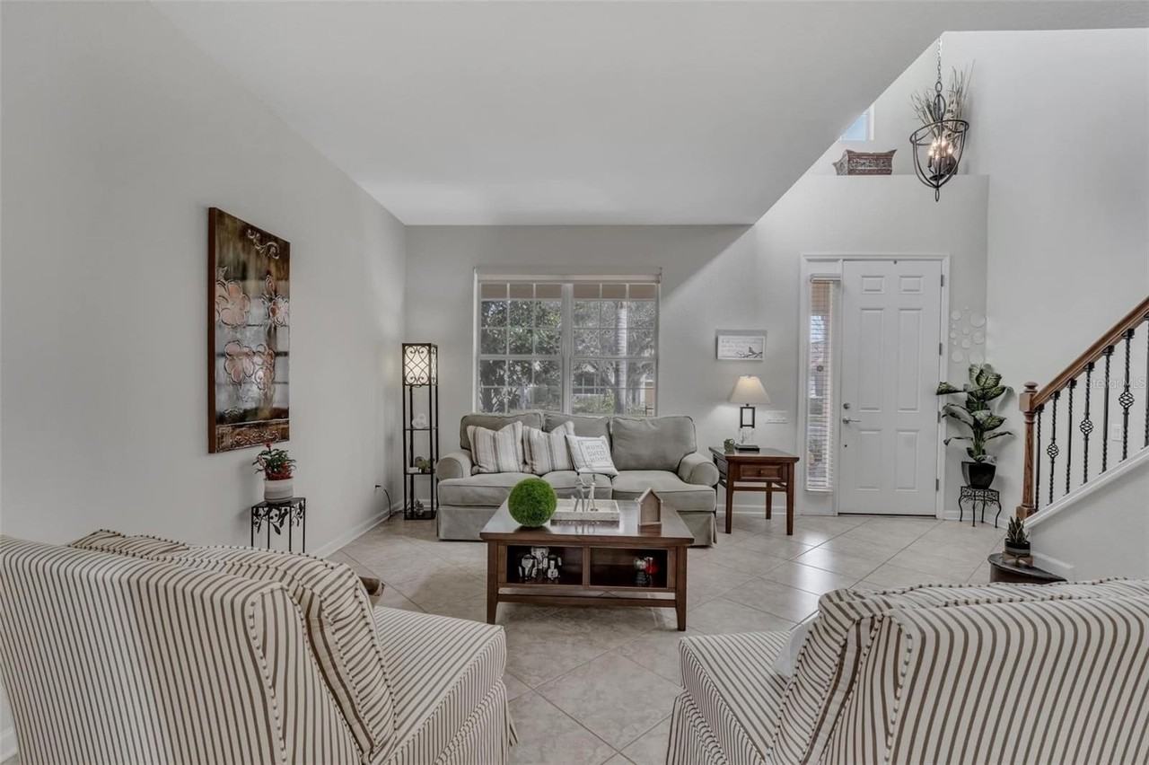 11738 Barletta Dr - Photo 4 of 37