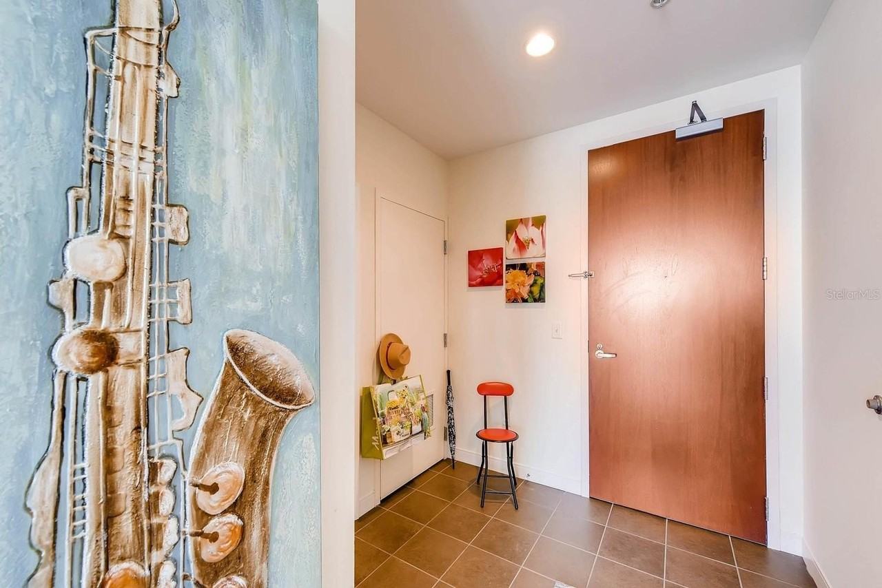 1112 E Washington St - Photo 4 of 17