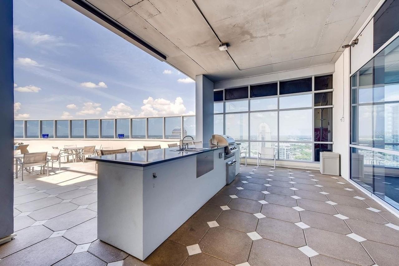 1112 E Washington St - Photo 6 of 17