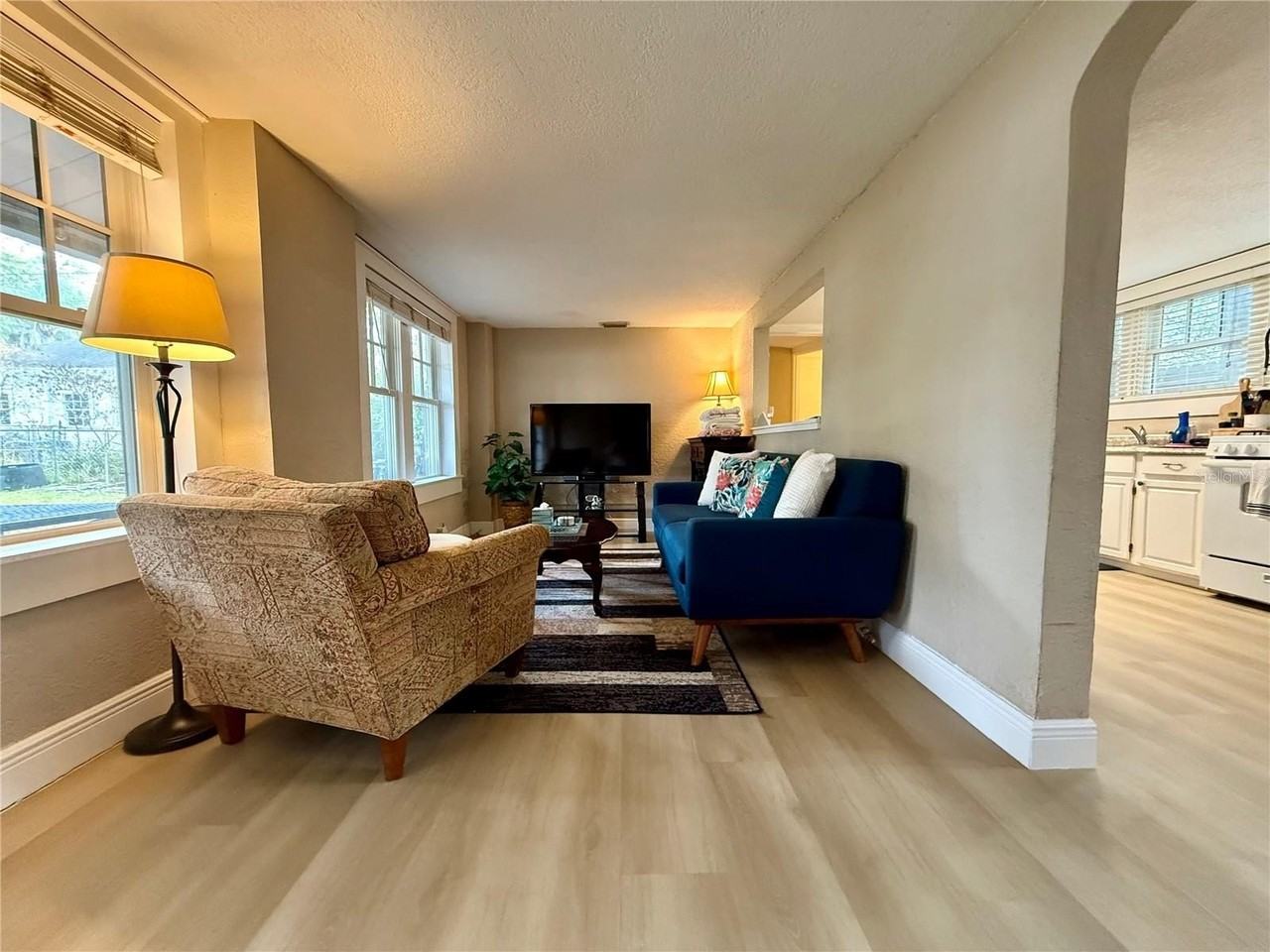 18 N Brown Ave - Photo 4 of 13