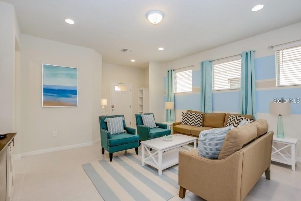 8816 Corcovado Dr - Photo 3 of 41