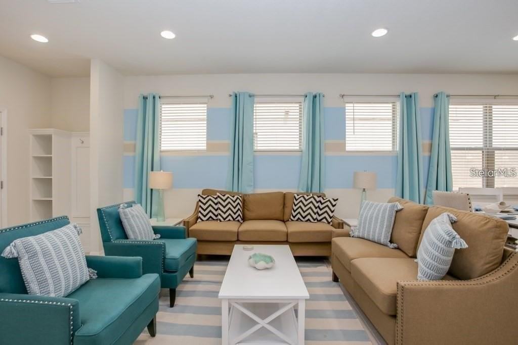 8816 Corcovado Dr - Photo 4 of 41