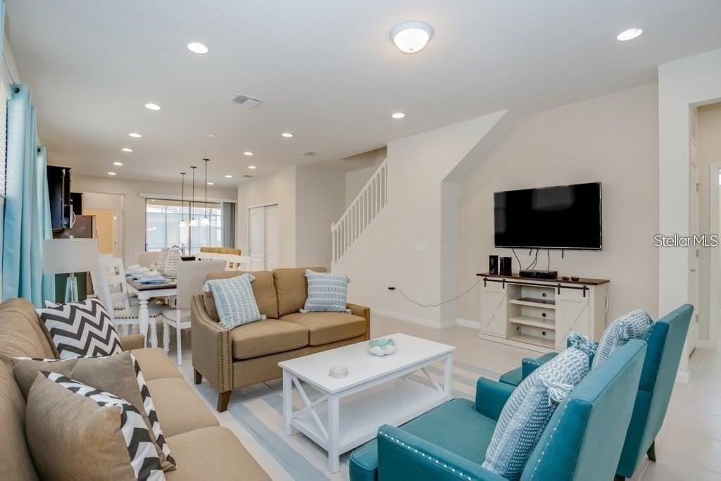 8816 Corcovado Dr - Photo 5 of 41