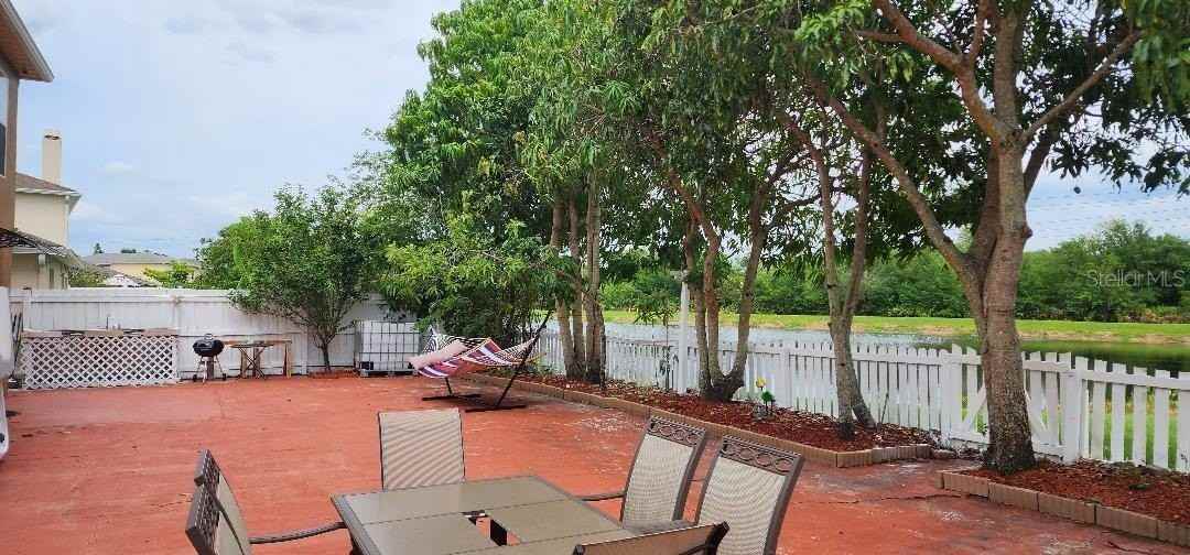 527 Windrose Dr - Photo 4 of 25