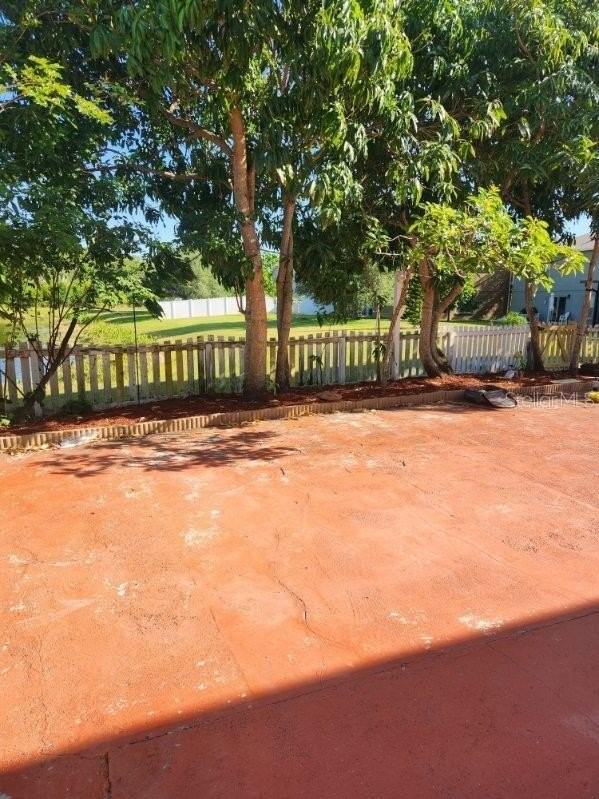 527 Windrose Dr - Photo 5 of 25