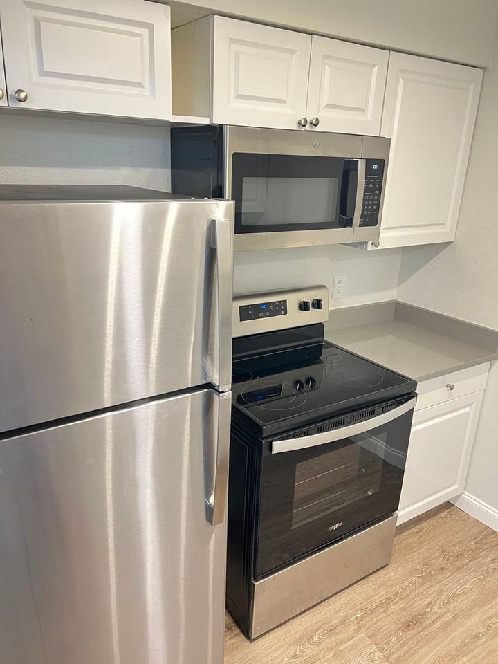 3232 On Fruitville - Photo 2 of 11