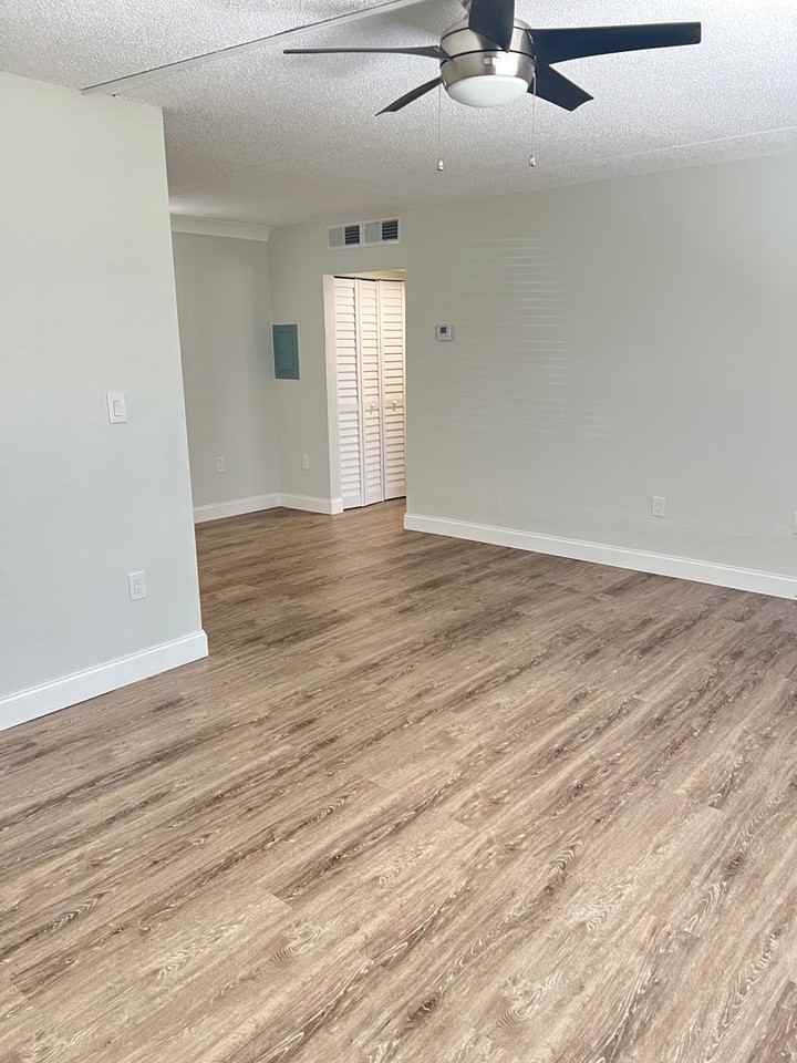 3232 On Fruitville - Photo 3 of 11