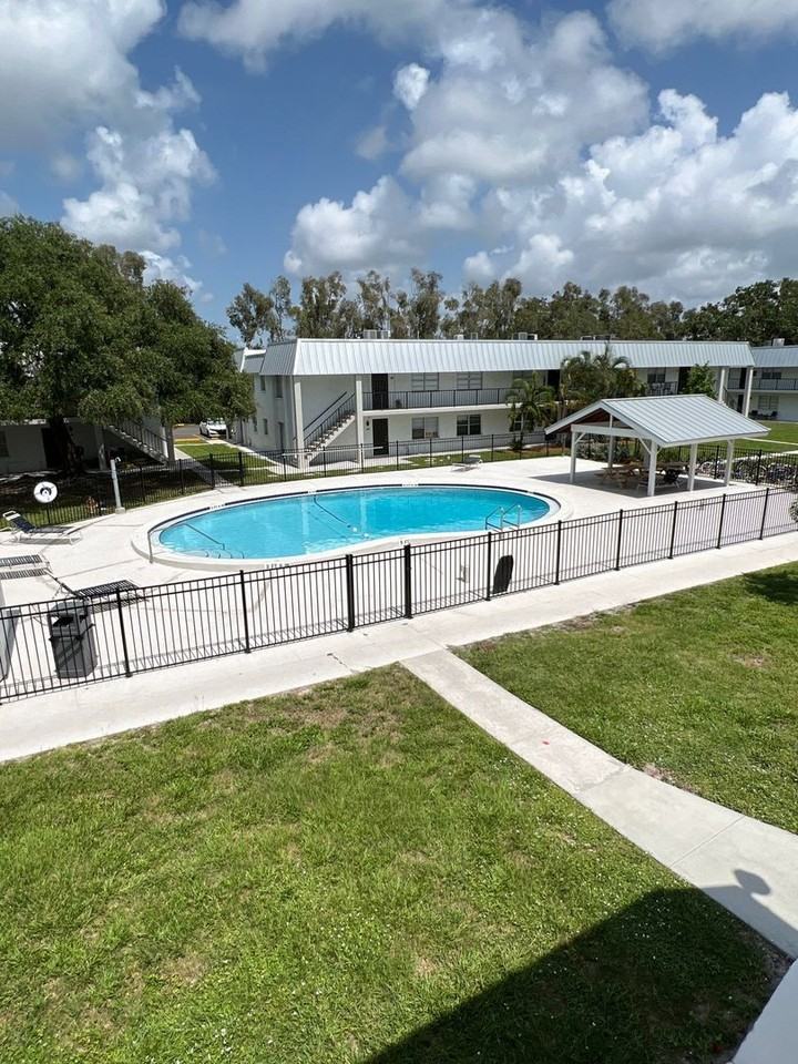 3232 On Fruitville - Photo 7 of 11