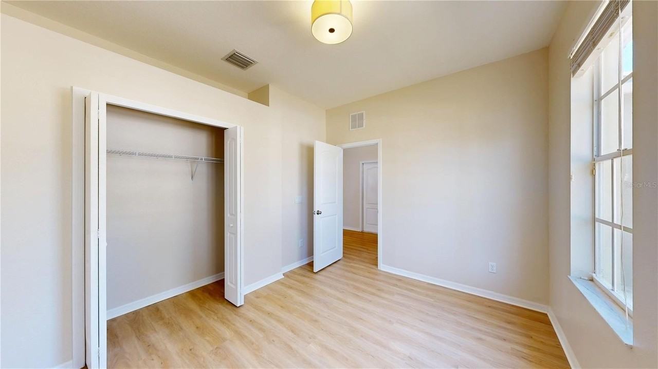 1853 Atlantic Dr - Photo 4 of 47