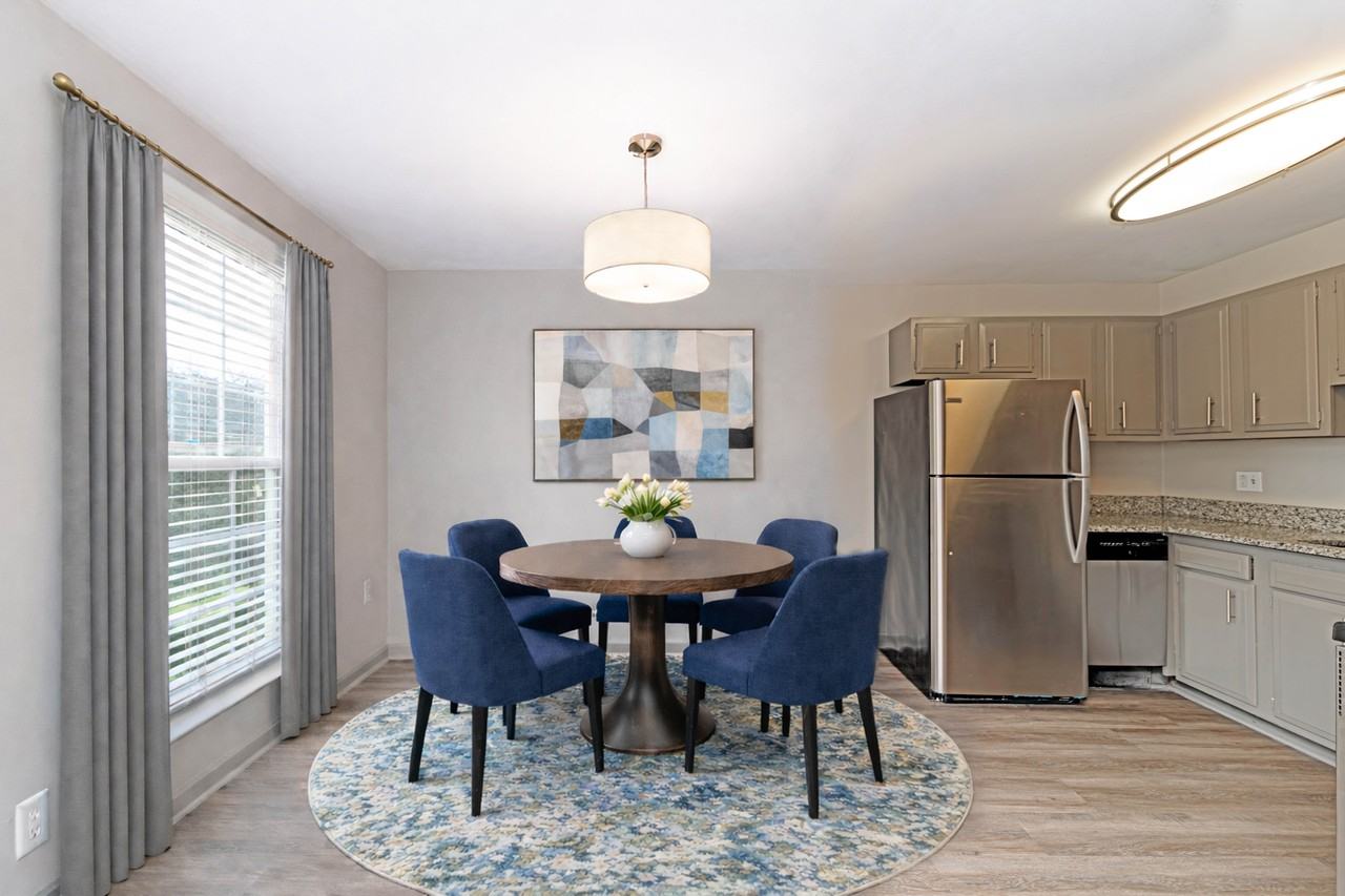 Kensington Columbia - Photo 2 of 32