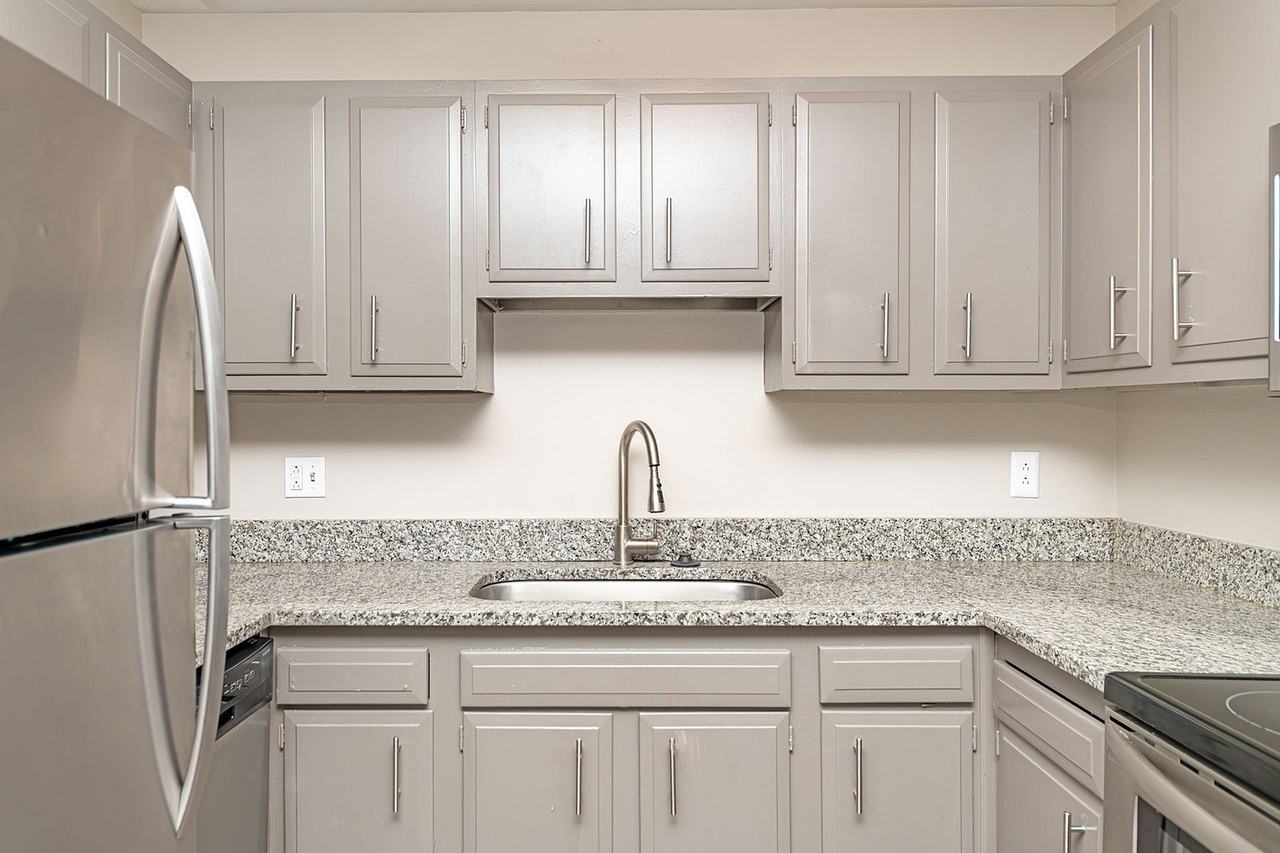 Kensington Columbia - Photo 6 of 32