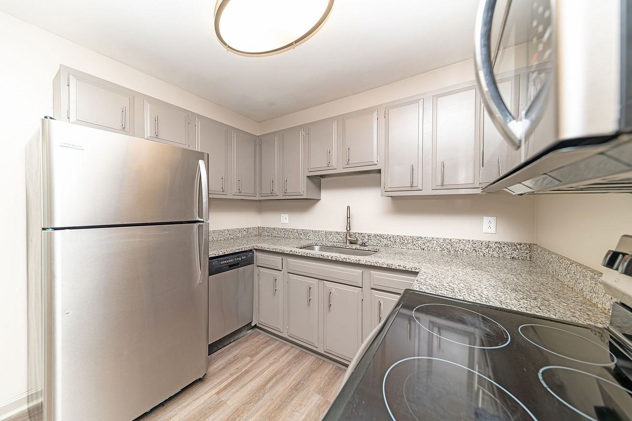 Kensington Columbia - Photo 7 of 32