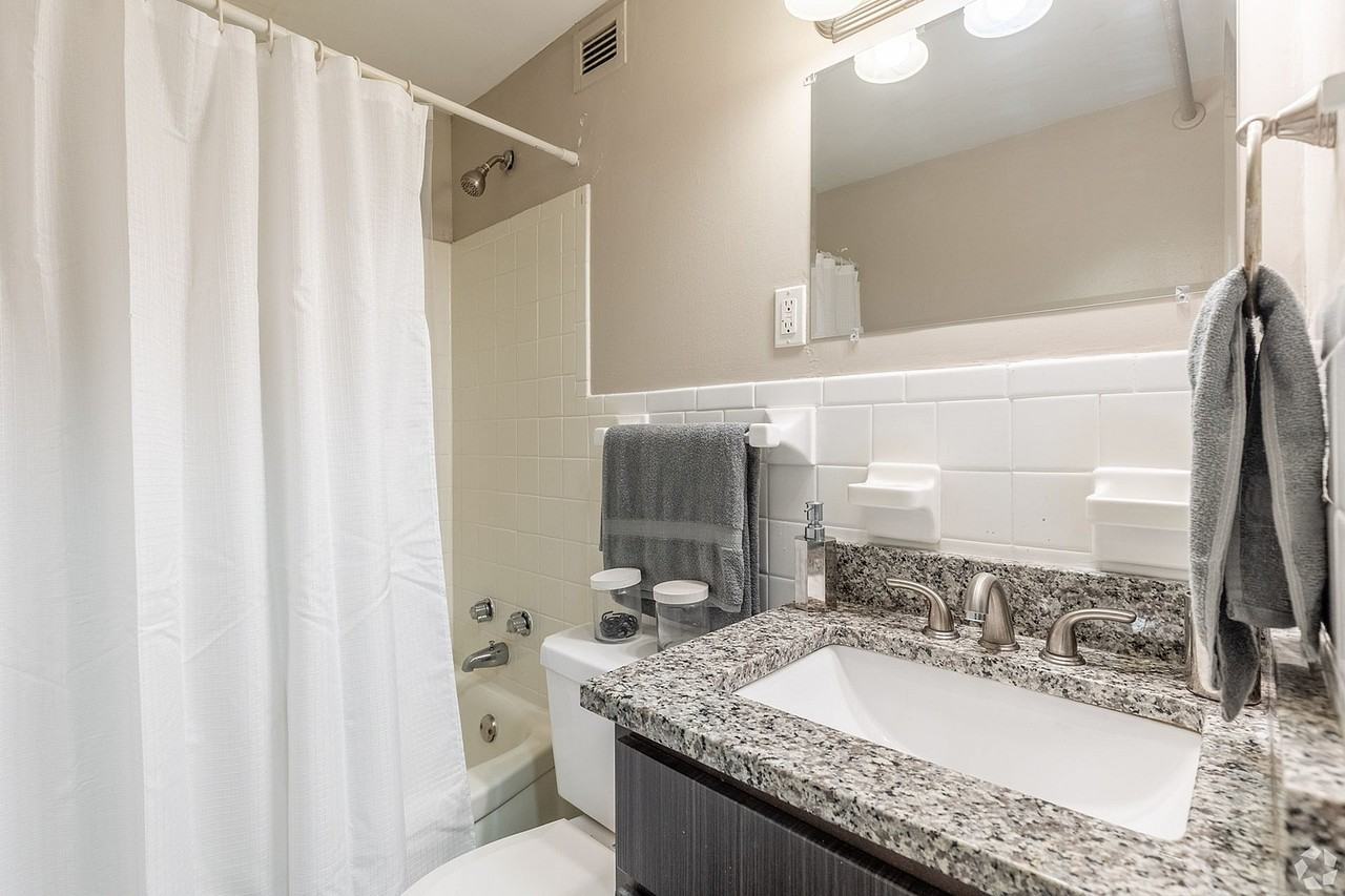 500 Fifth - Photo 6 of 23