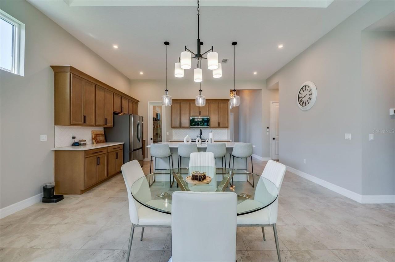 887 Lakehill Way - Photo 2 of 44