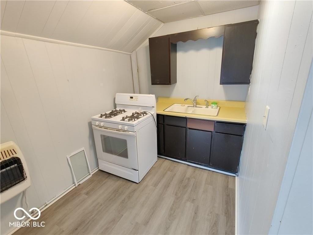 617 W Franklin St #3 - Photo 4 of 7