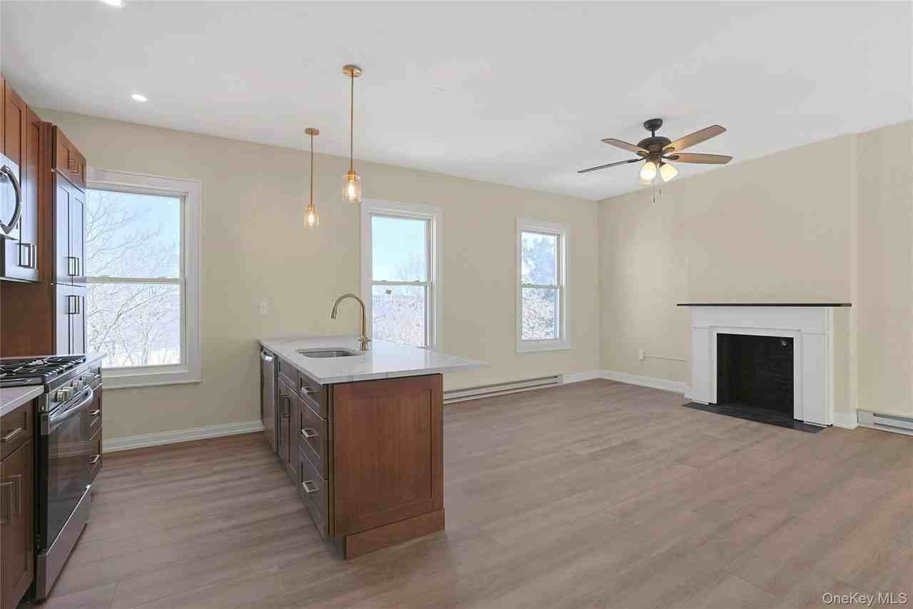 77 S Broadway Apt 2 - Photo 3 of 22