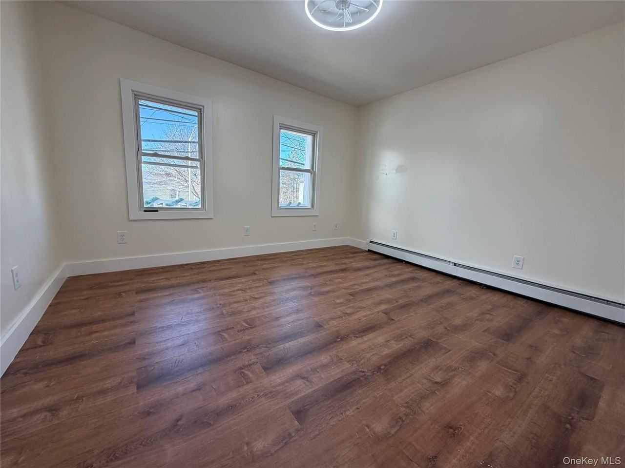 155 N Clinton St Unit 1 - Photo 3 of 10