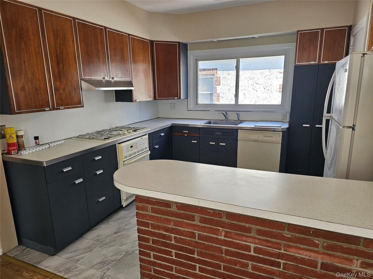 65 Belmont Ave - Photo 4 of 14