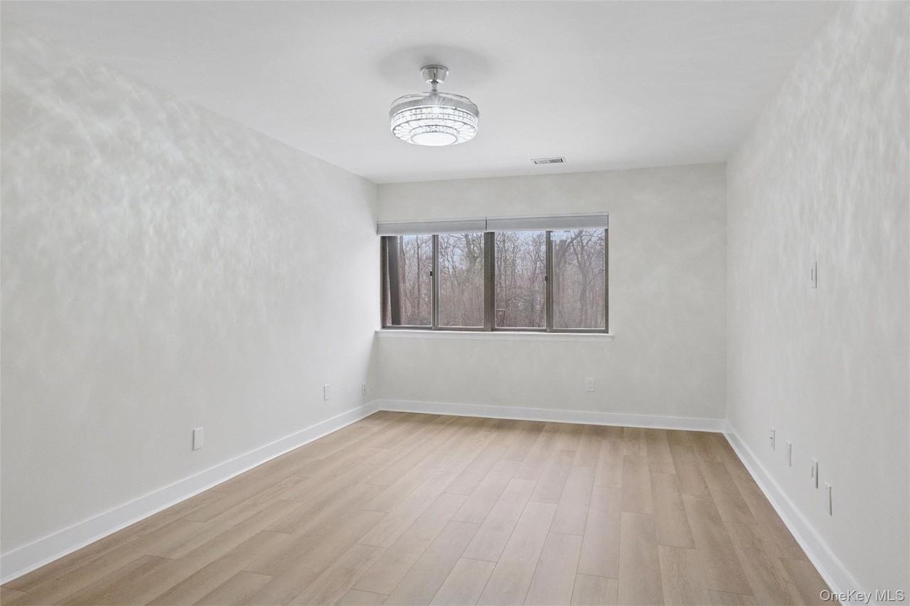 70 Pheasant Run - Photo 4 of 48