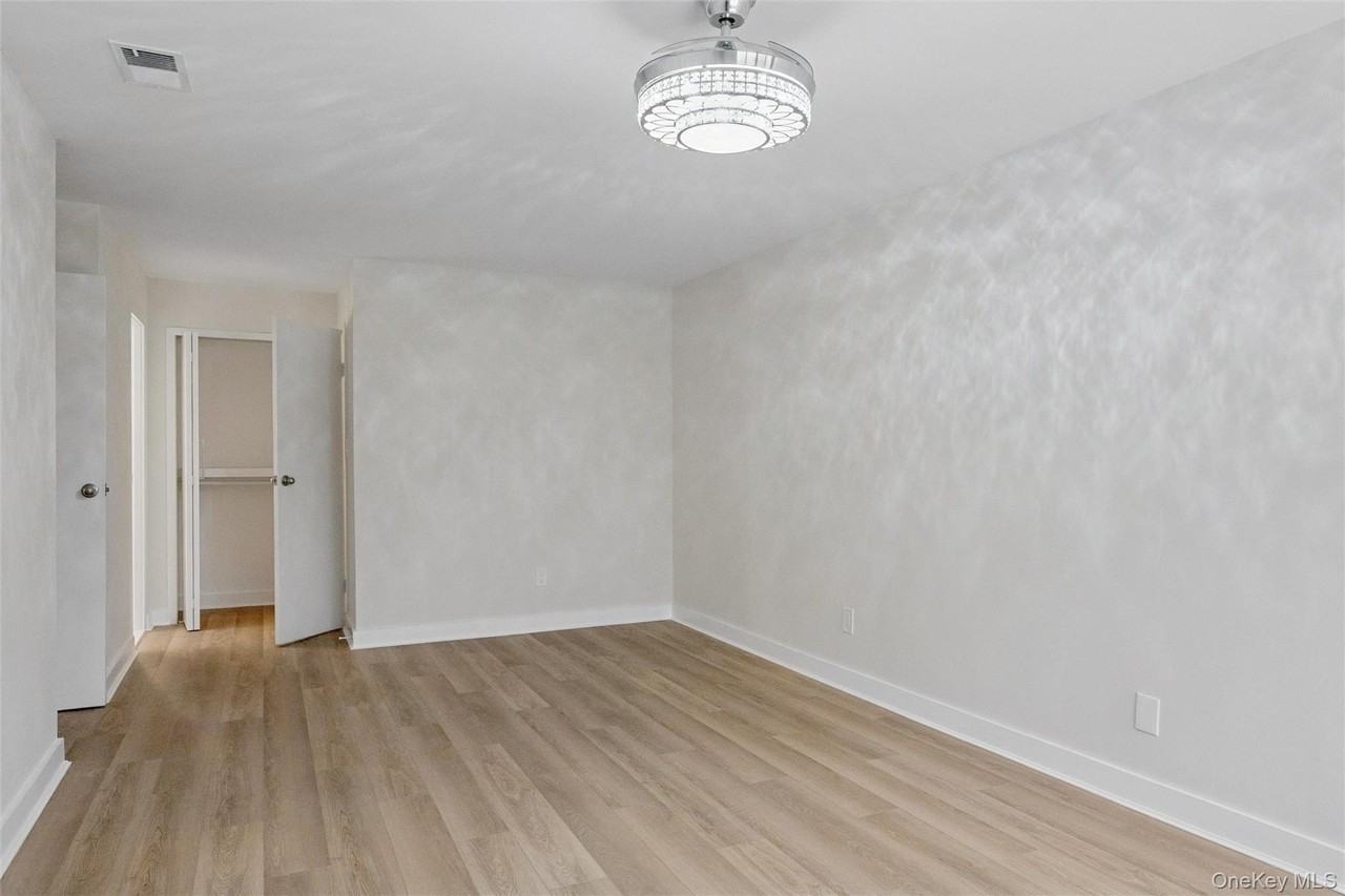 70 Pheasant Run - Photo 6 of 48