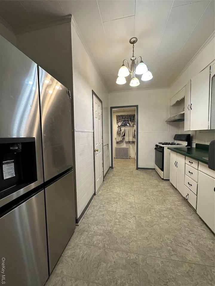 9 Elizabeth St Apt 1 - Photo 2 of 20