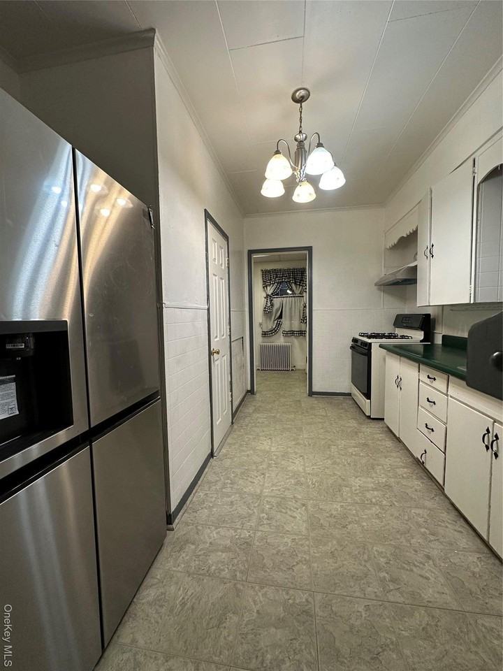 9 Elizabeth St Apt 1 - Photo 4 of 20