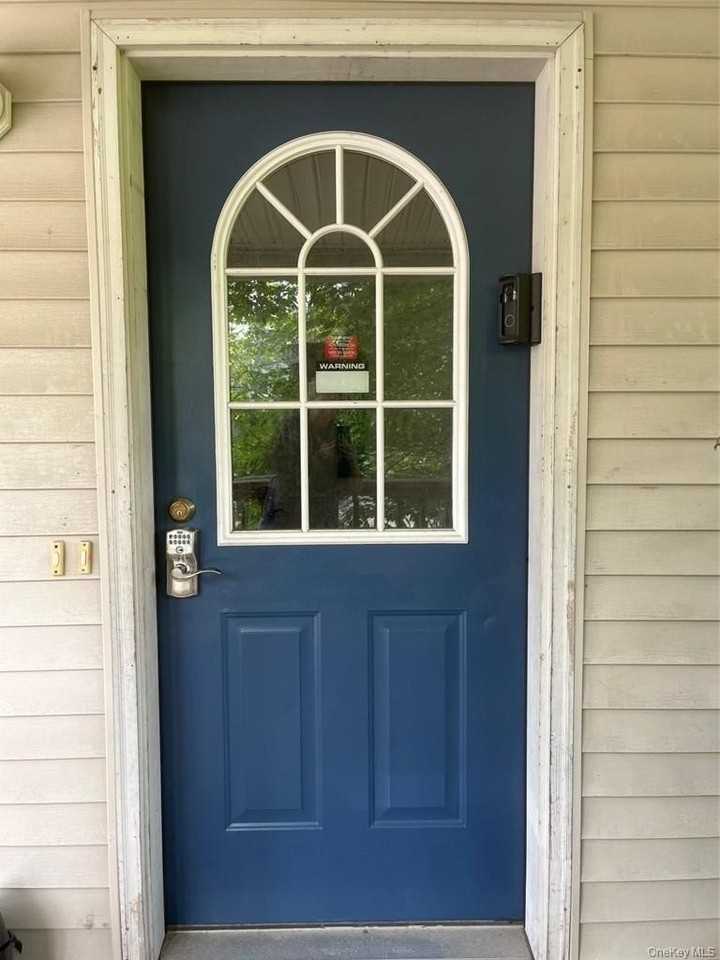 2 Charles St Unit 2 - Photo 3 of 15