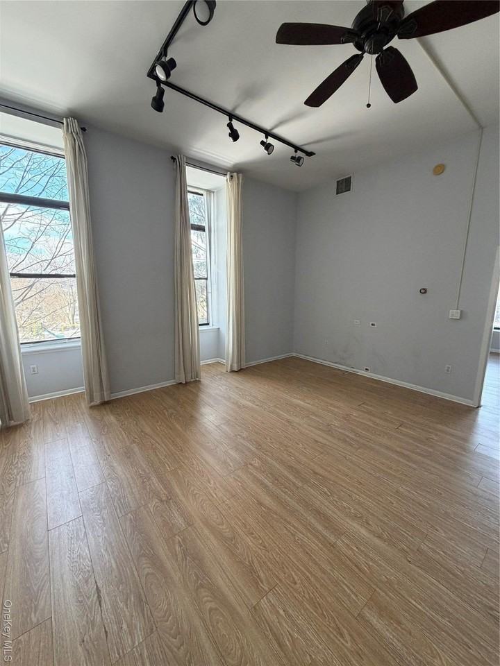 55 Mckinley Ave Apt D1-12 - Photo 3 of 7