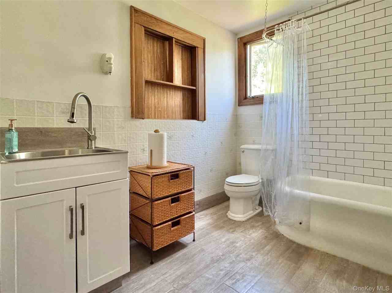 49 Mountain Ave - Photo 2 of 12