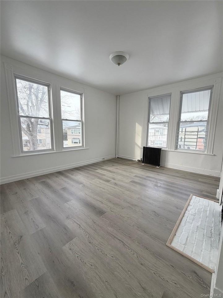 12 Victoria Ln Unit 2 - Photo 3 of 8