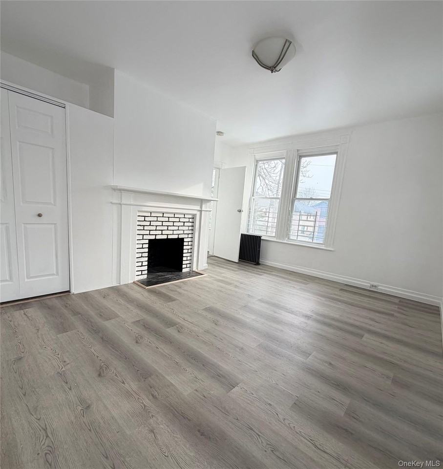 12 Victoria Ln Unit 2 - Photo 6 of 8