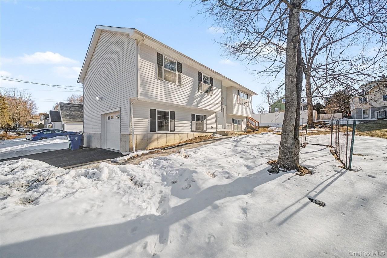 25 Clinton St - Photo 4 of 38