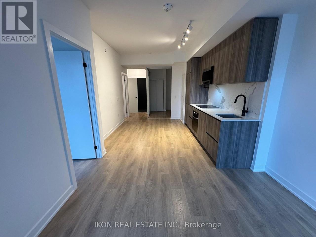 117 Broadway Avenue #810N - Photo 6 of 40